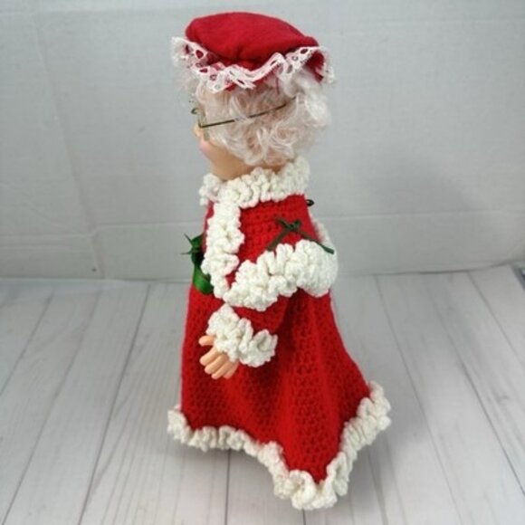 Vintage Crochet Mr. and Mrs. Santa Claus Doll Crocheted Outfits 14" - Picture 16 of 16